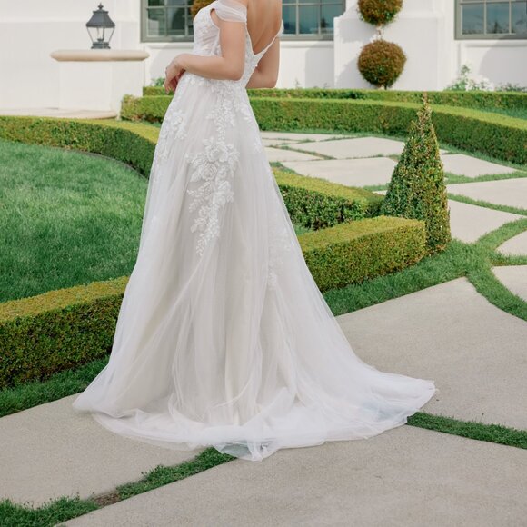New Off The Shoulder White Bridal Gown w/ Floral Lace & Layered Skirt NX JE953 - Picture 11 of 11